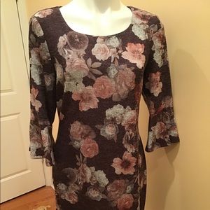 Connected flounce  sleeves knee length dress